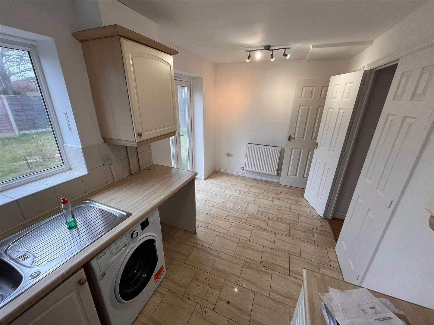 Flat Hollinwood Avenue in Manchester