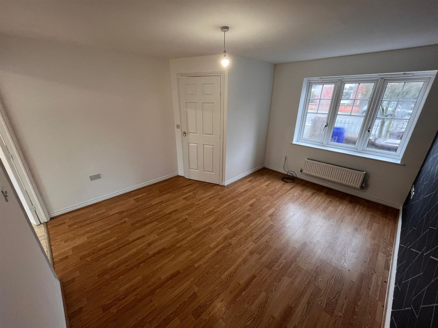 Flat Hollinwood Avenue in Manchester