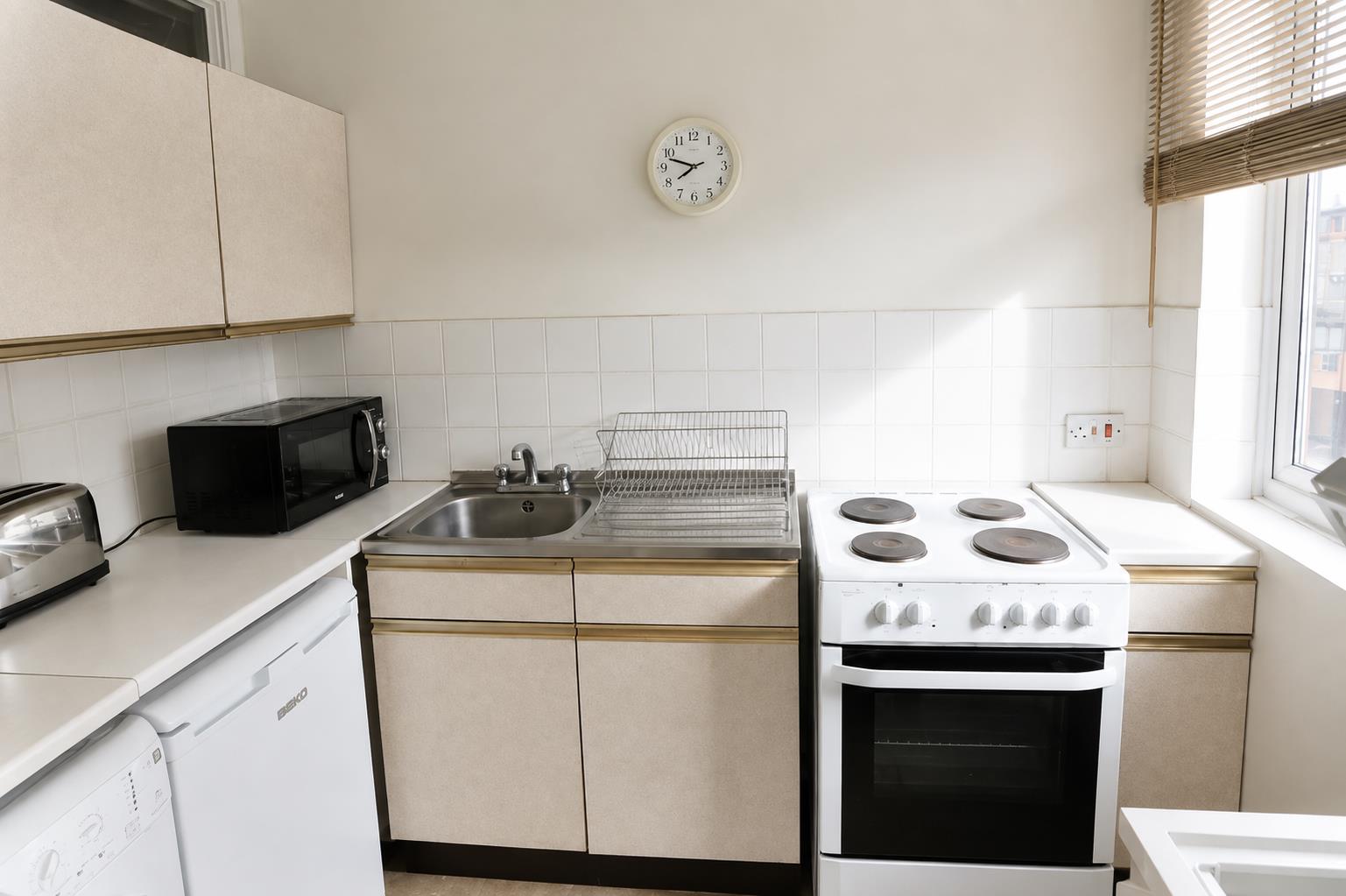 Flat Deanery Close in Greater London