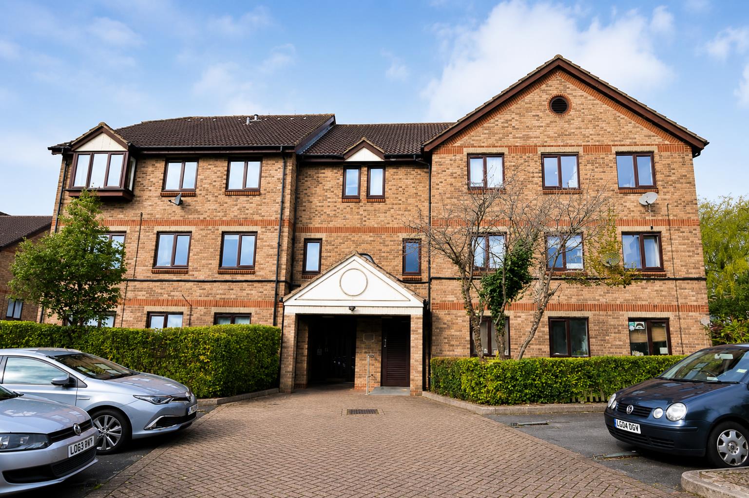 Flat Deanery Close in Greater London