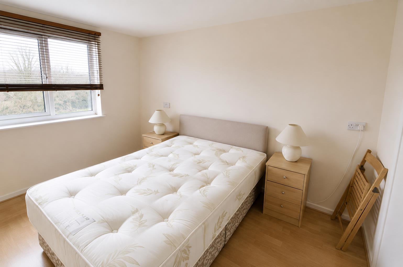 Flat Deanery Close in Greater London
