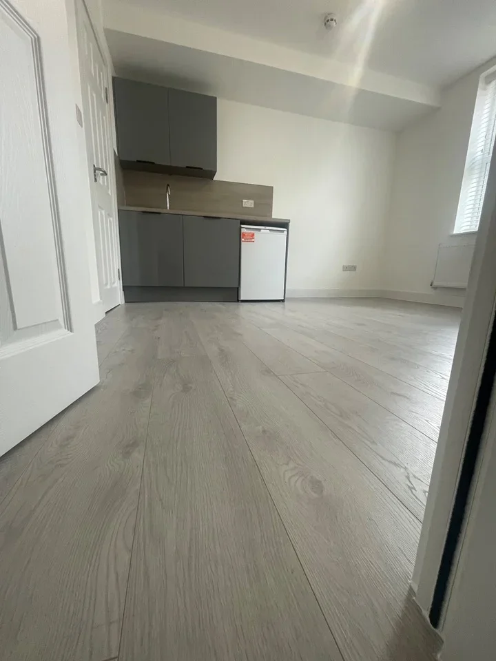 Flat Tottenhall Road in Greater London