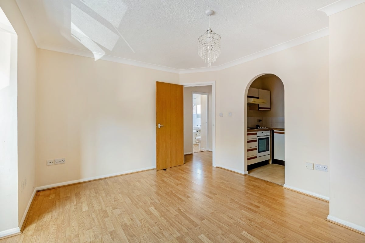 Flat Cameron Court in Cherwell District