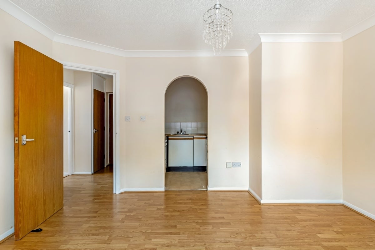 Flat Cameron Court in Cherwell District
