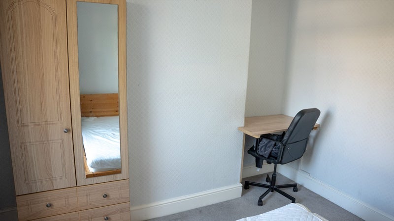 Room Harold Street in Cardiff