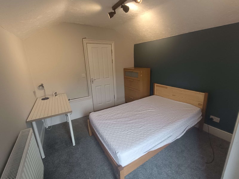 Room Harold Street in Cardiff