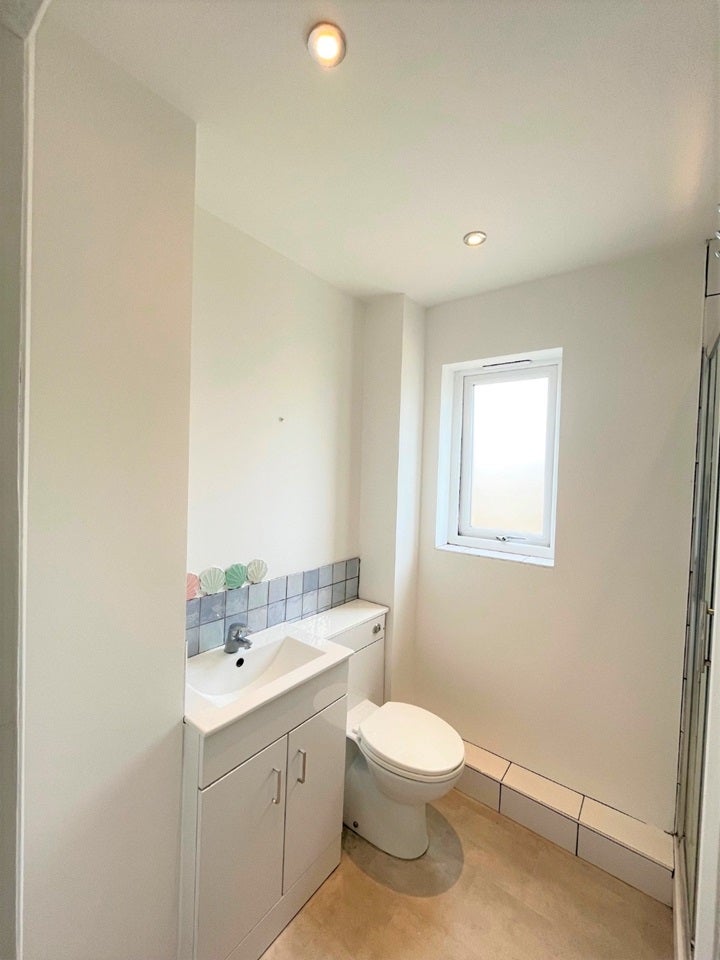 Flat Grilse Close in Greater London