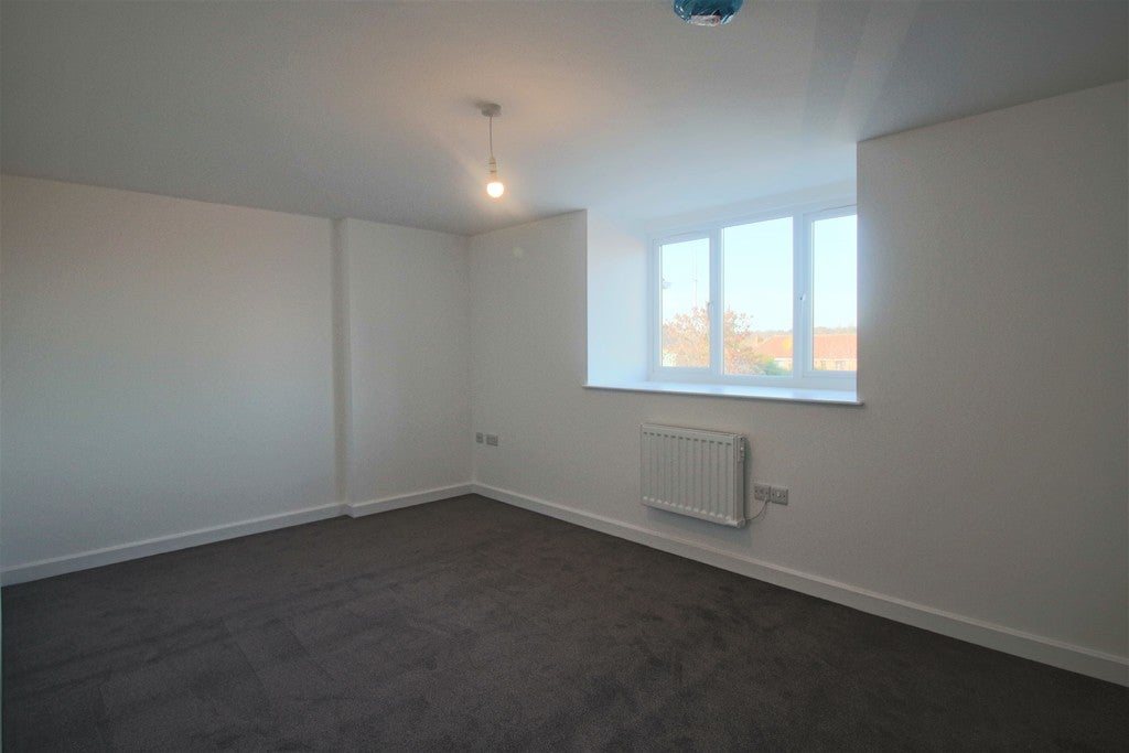 Flat Cinderford Close in Bristol