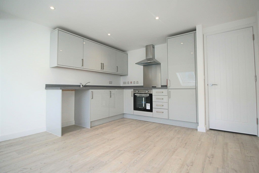 Flat Cinderford Close in Bristol