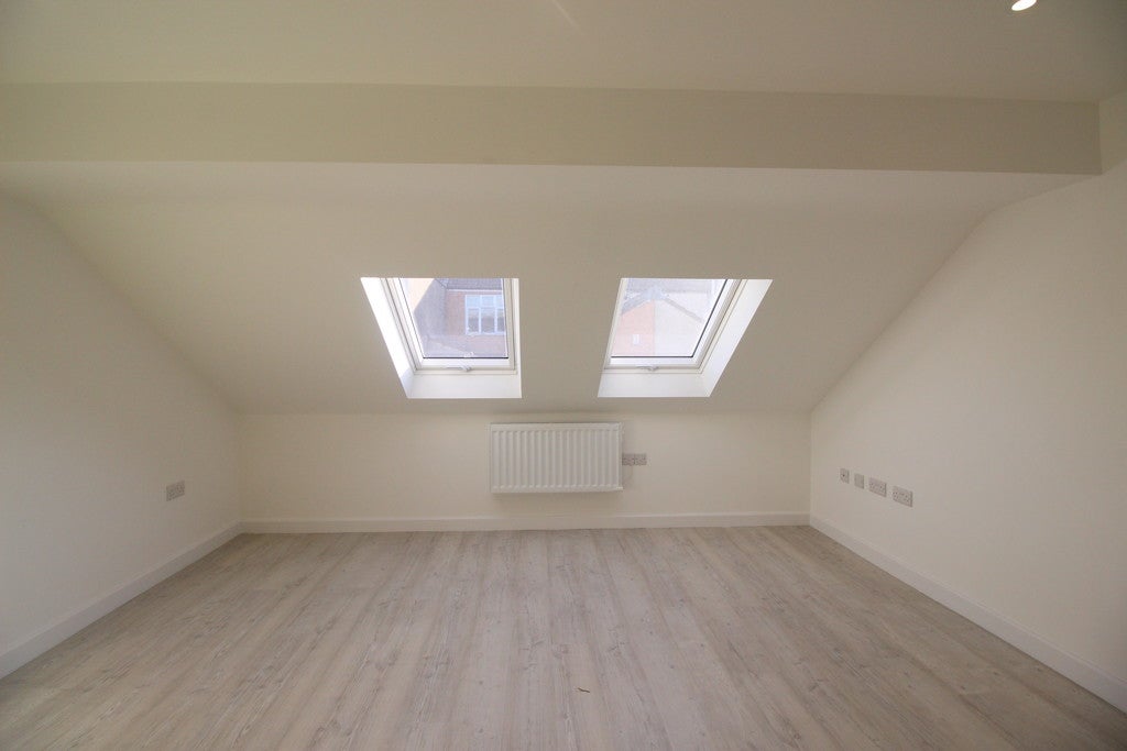 Flat Cinderford Close in Bristol