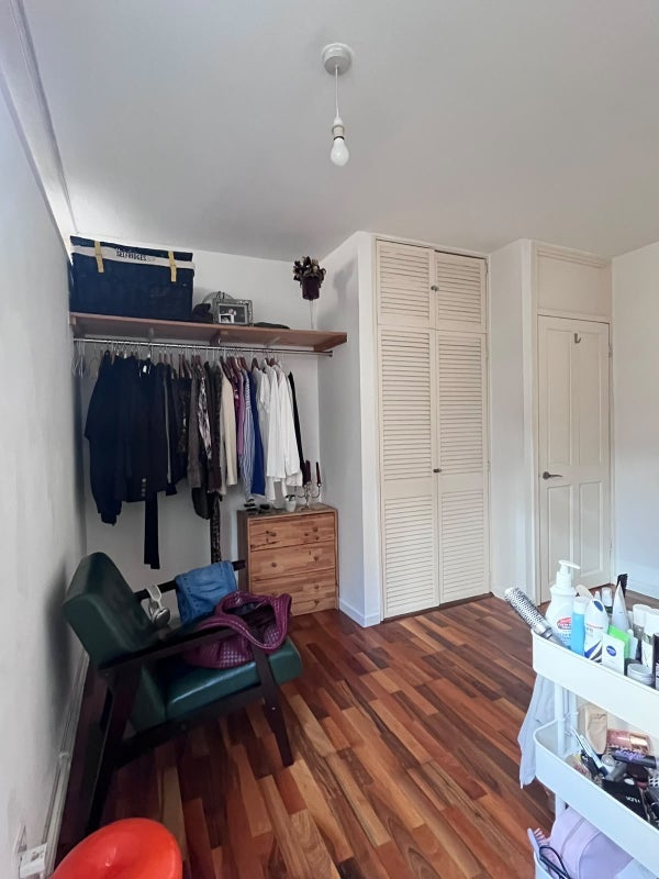 Room Harrow Place in City of London