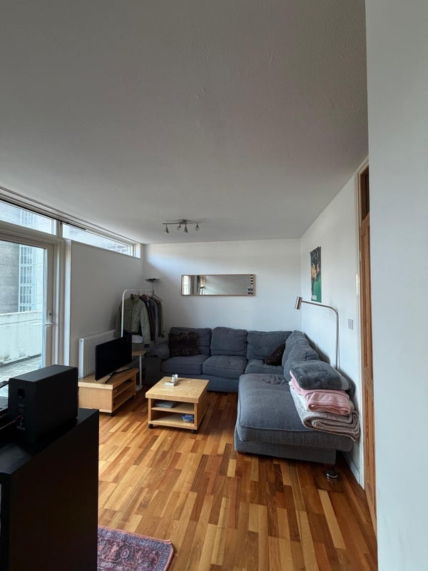 Room Harrow Place in City of London