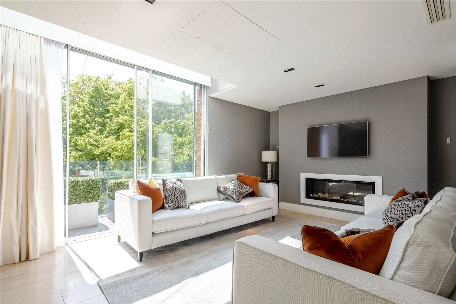 Flat North Audley Street in City of Westminster