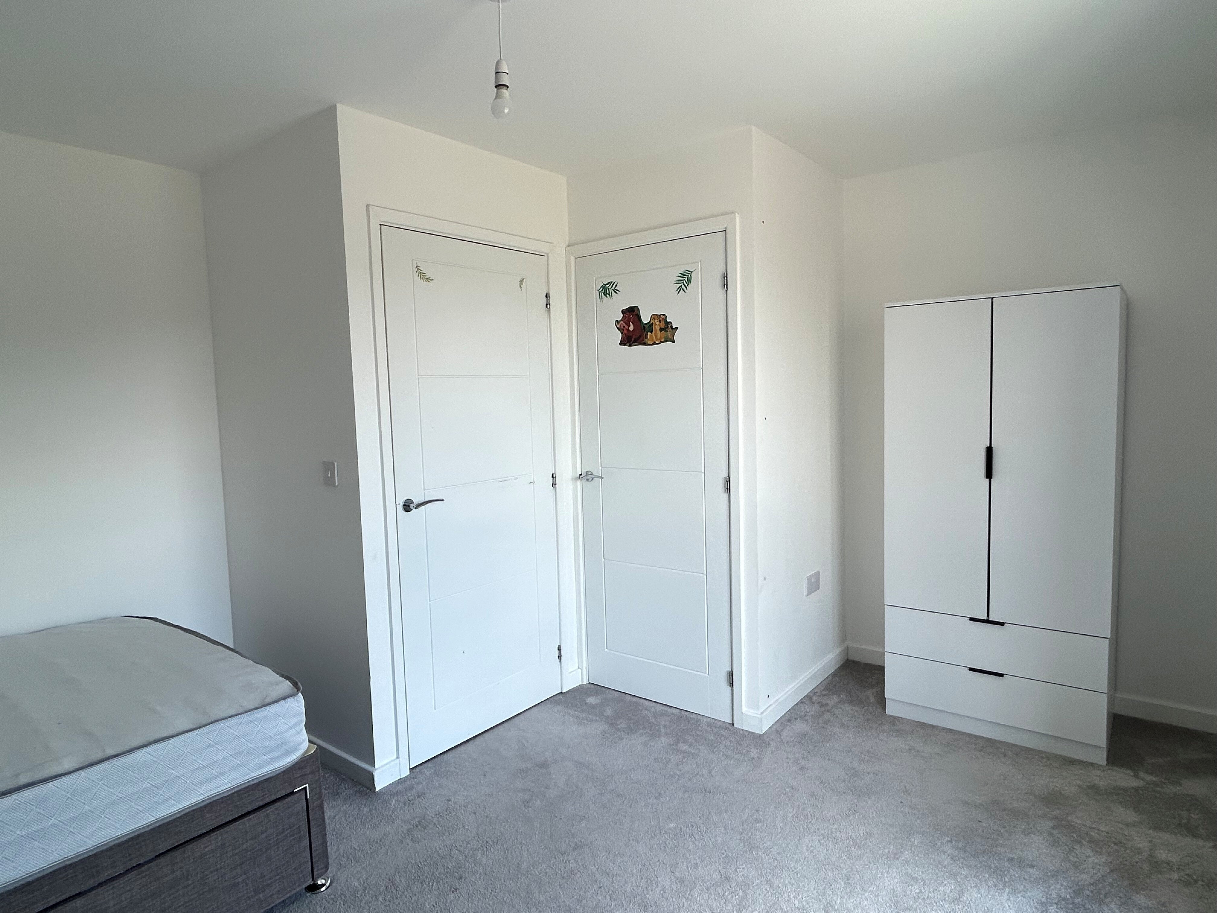 Room Mottram Road in Gravesham