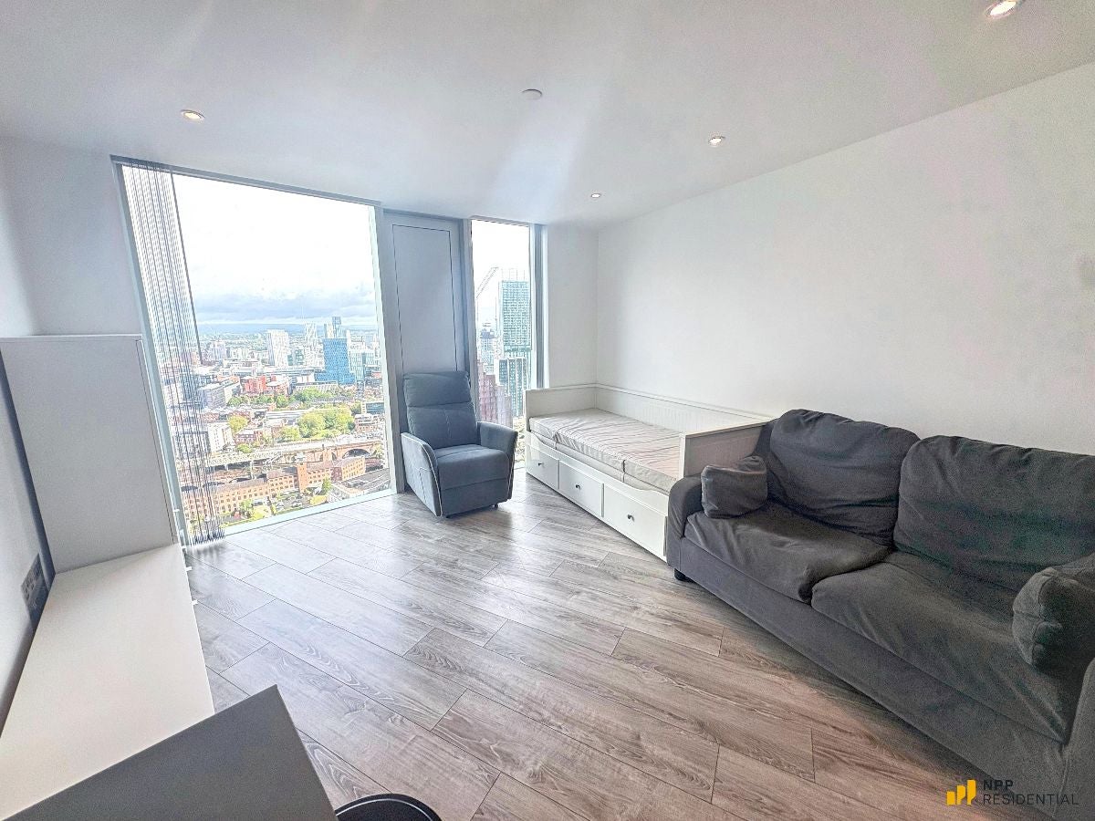 Flat Silvercroft Street in Manchester