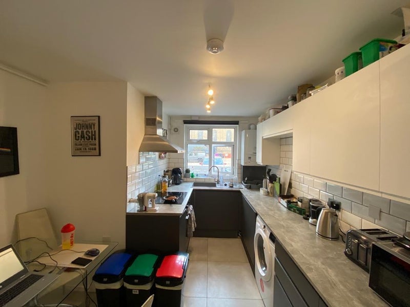 Room Mansford Street in Greater London