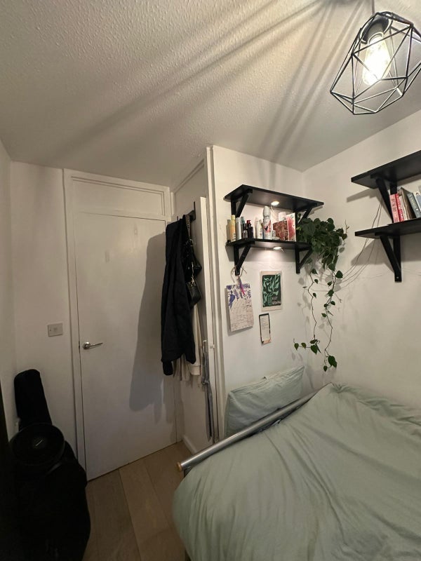 Room Mansford Street in Greater London