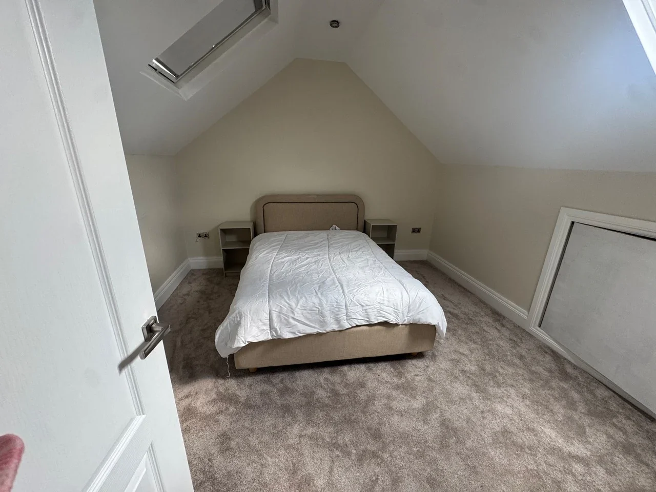 Room Middleton Gardens in Greater London