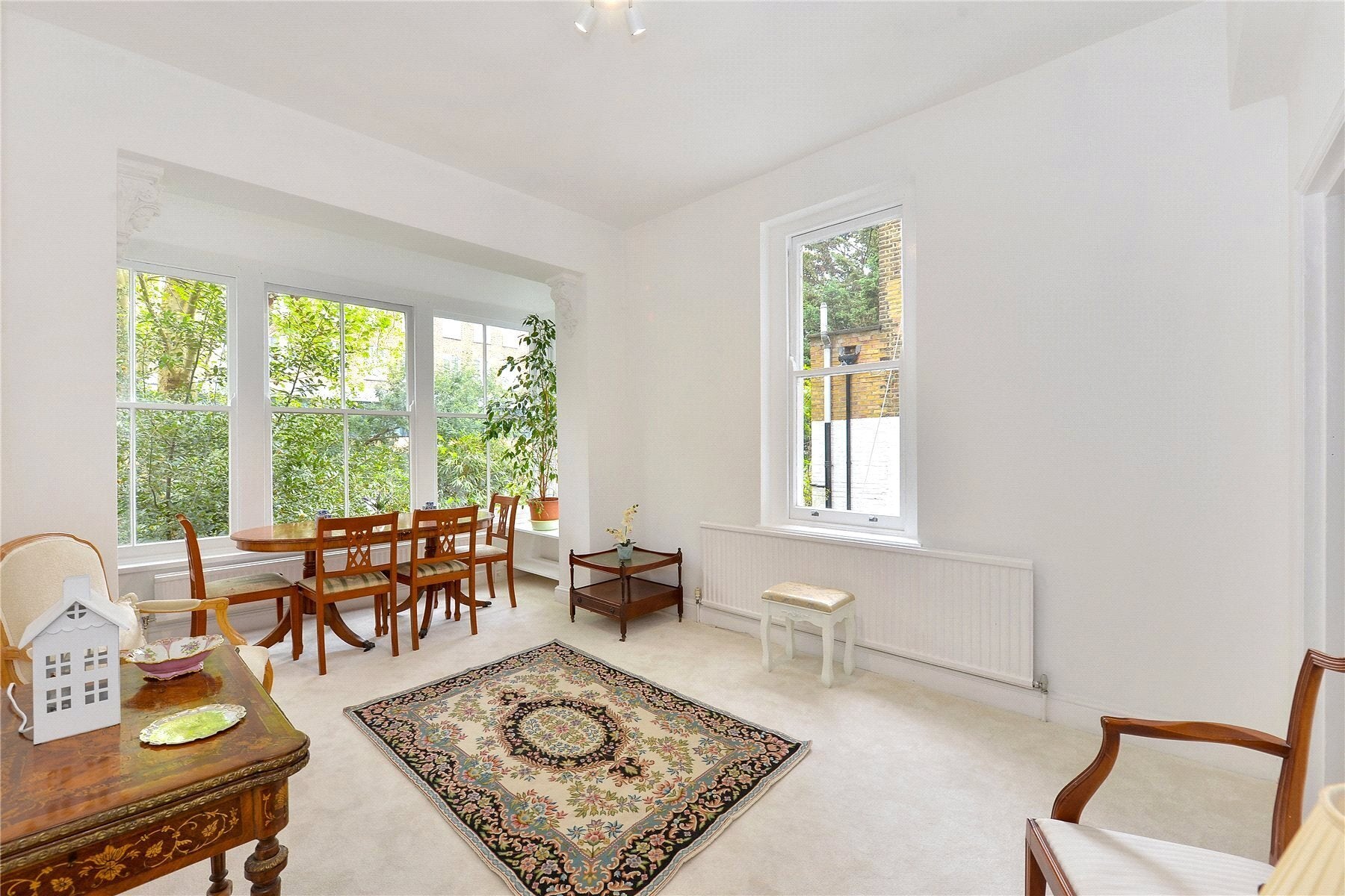 Flat Nevern Square in Greater London