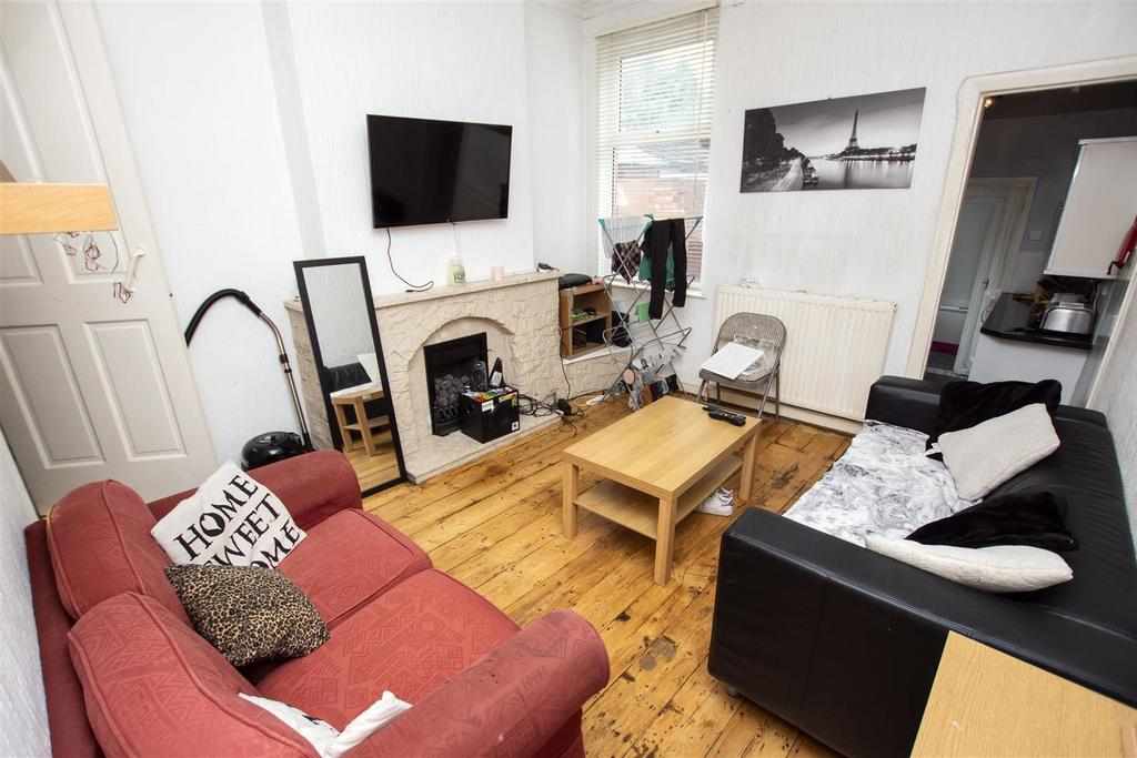 Flat Pershore Road in Birmingham