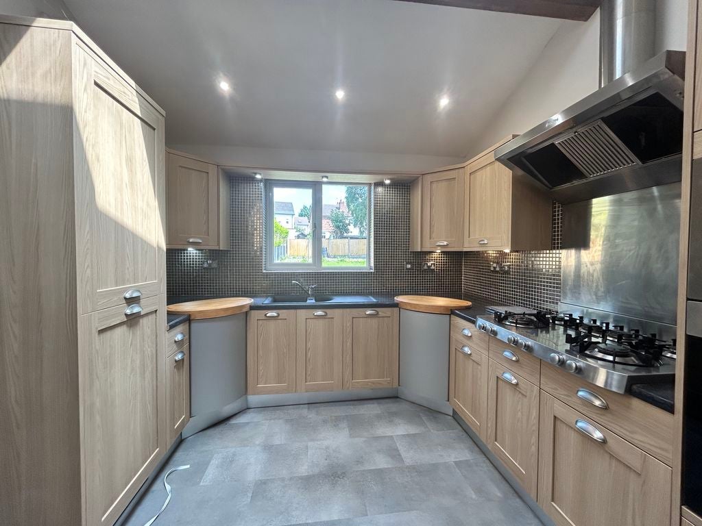 House Cedar Grove in Wolverhampton