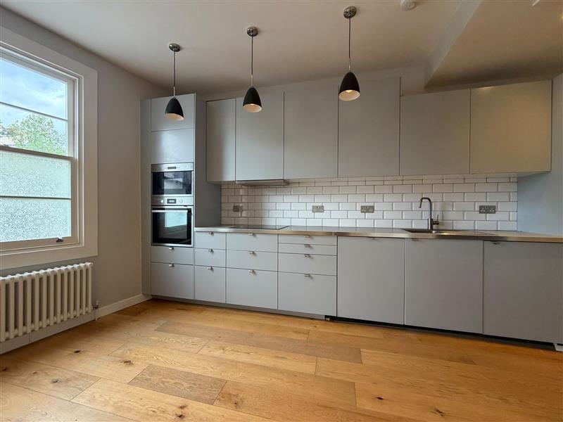 Flat Prestbury Road in Cheltenham