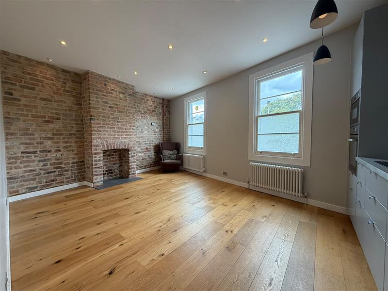 Flat Prestbury Road in Cheltenham