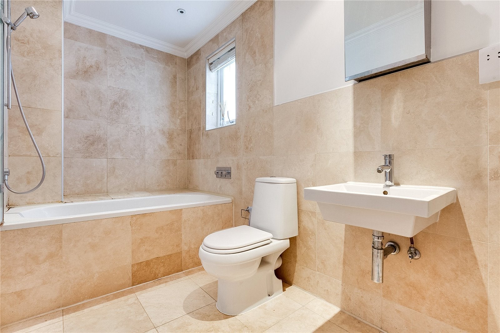 Flat Balham Park Road in Greater London