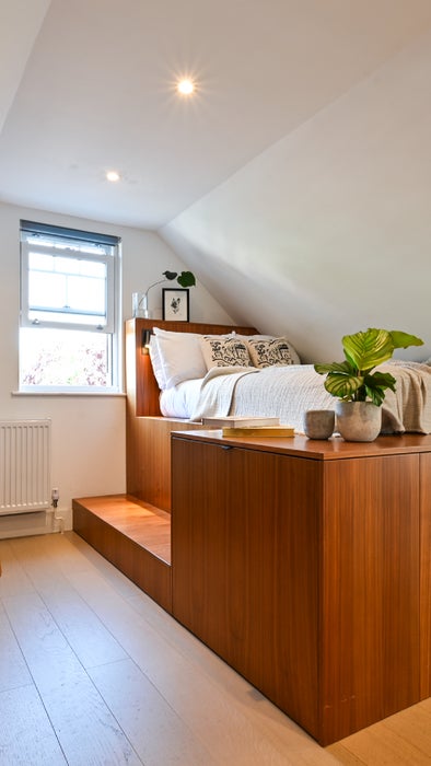 Flat Dennington Park Road in Greater London