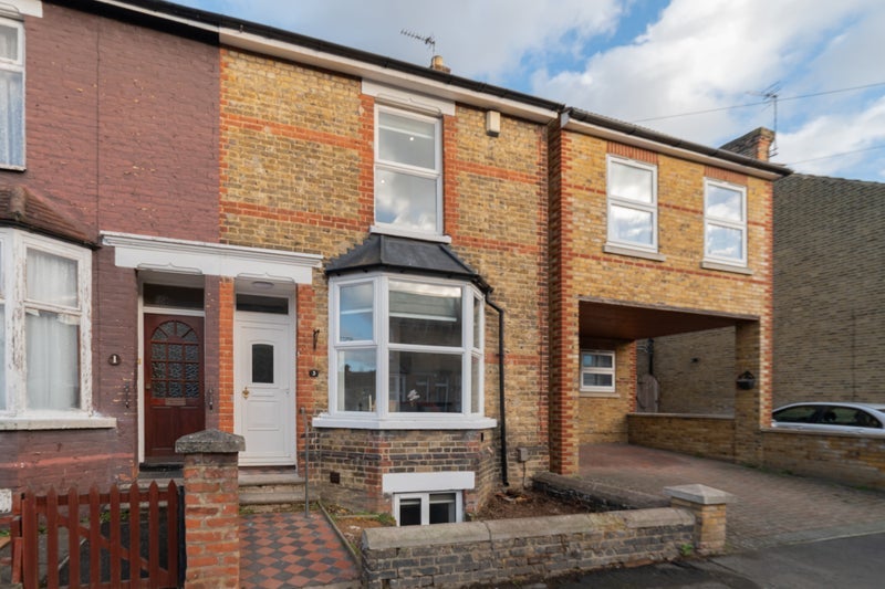 Room Rawdon Road in Maidstone