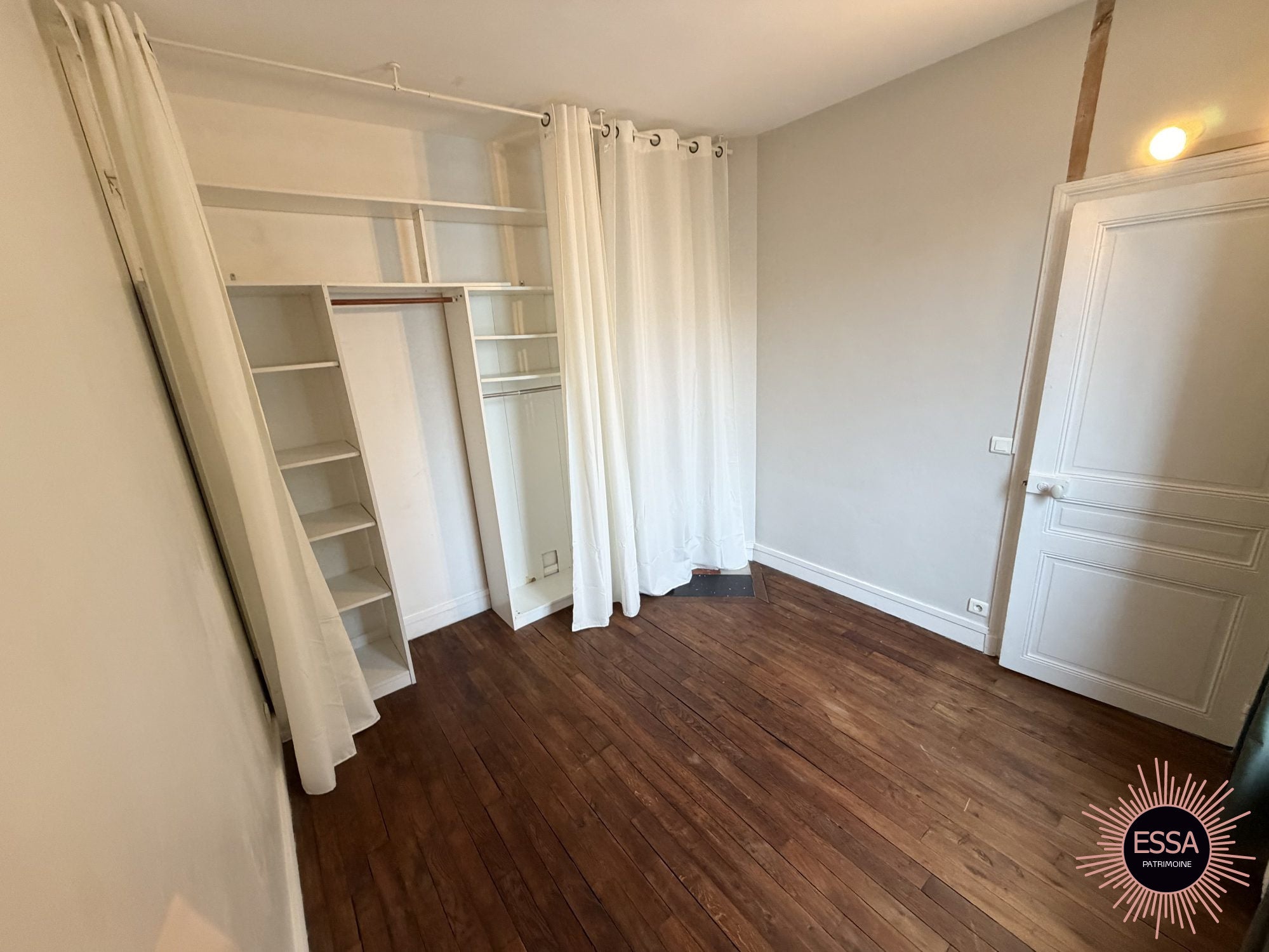 Flat Rue des Prés aux Bois in Versailles
