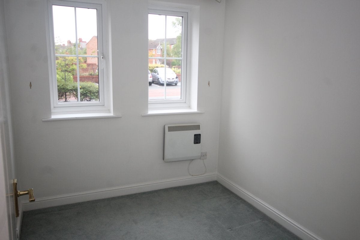 Flat Heathcote Close in Chester