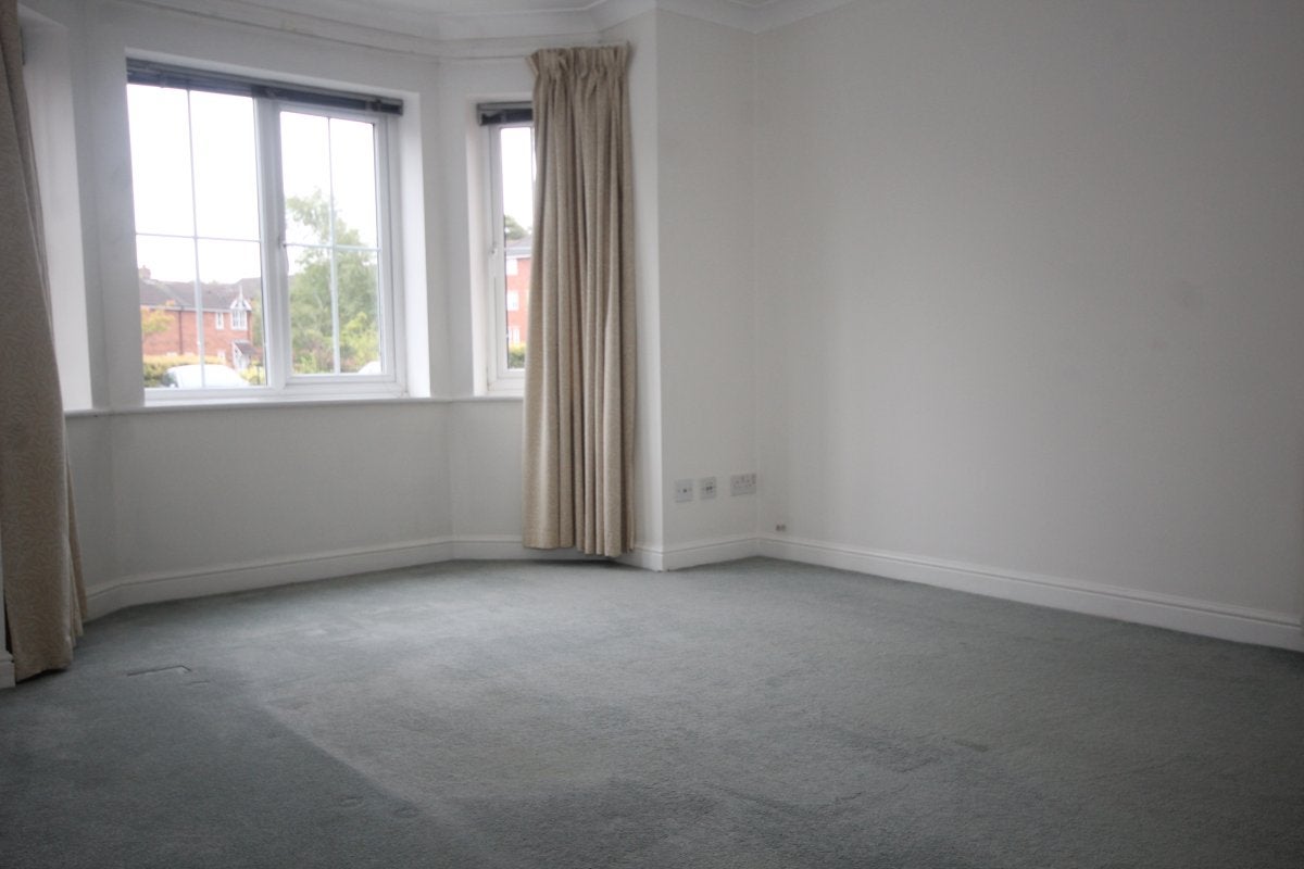 Flat Heathcote Close in Chester