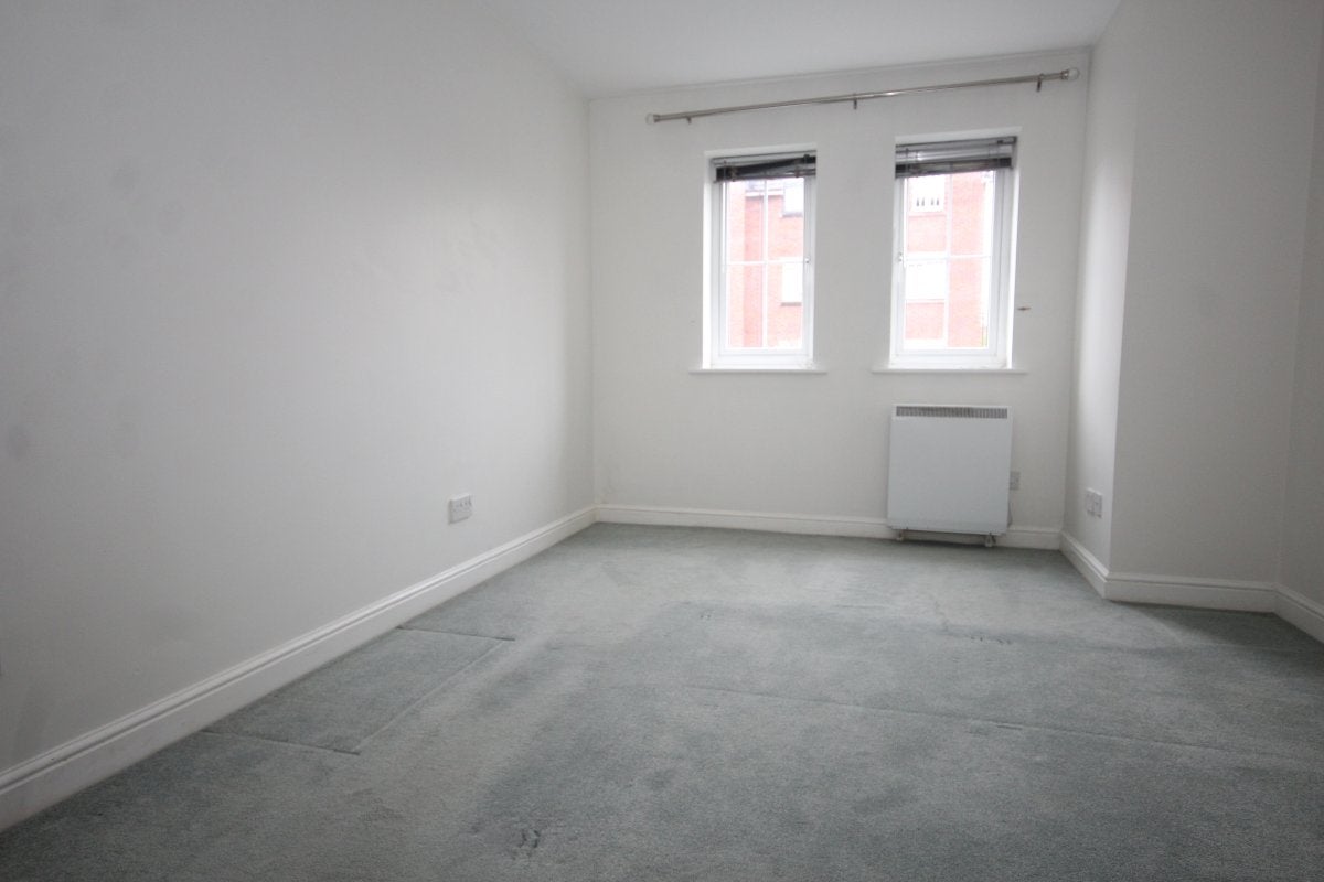 Flat Heathcote Close in Chester