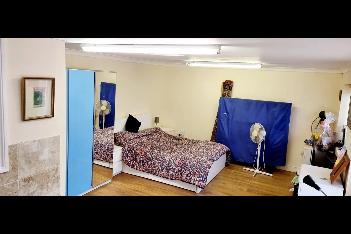 House Upsdell Avenue in Greater London