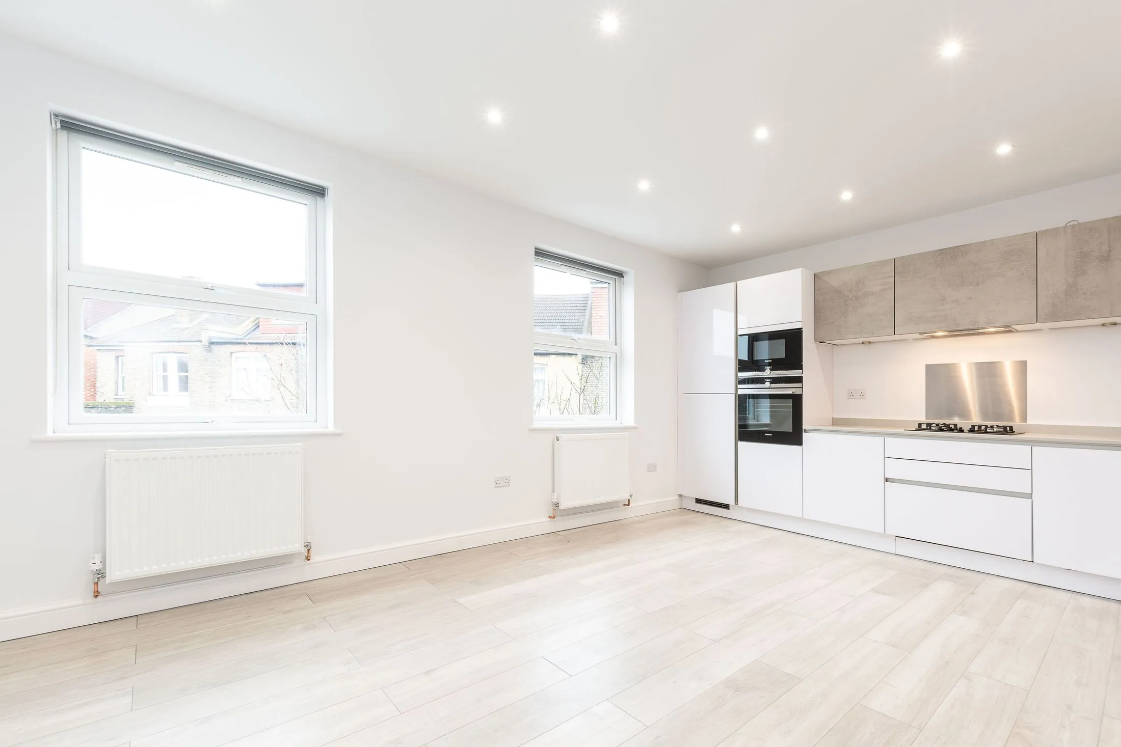 Flat Loveday Road in Greater London