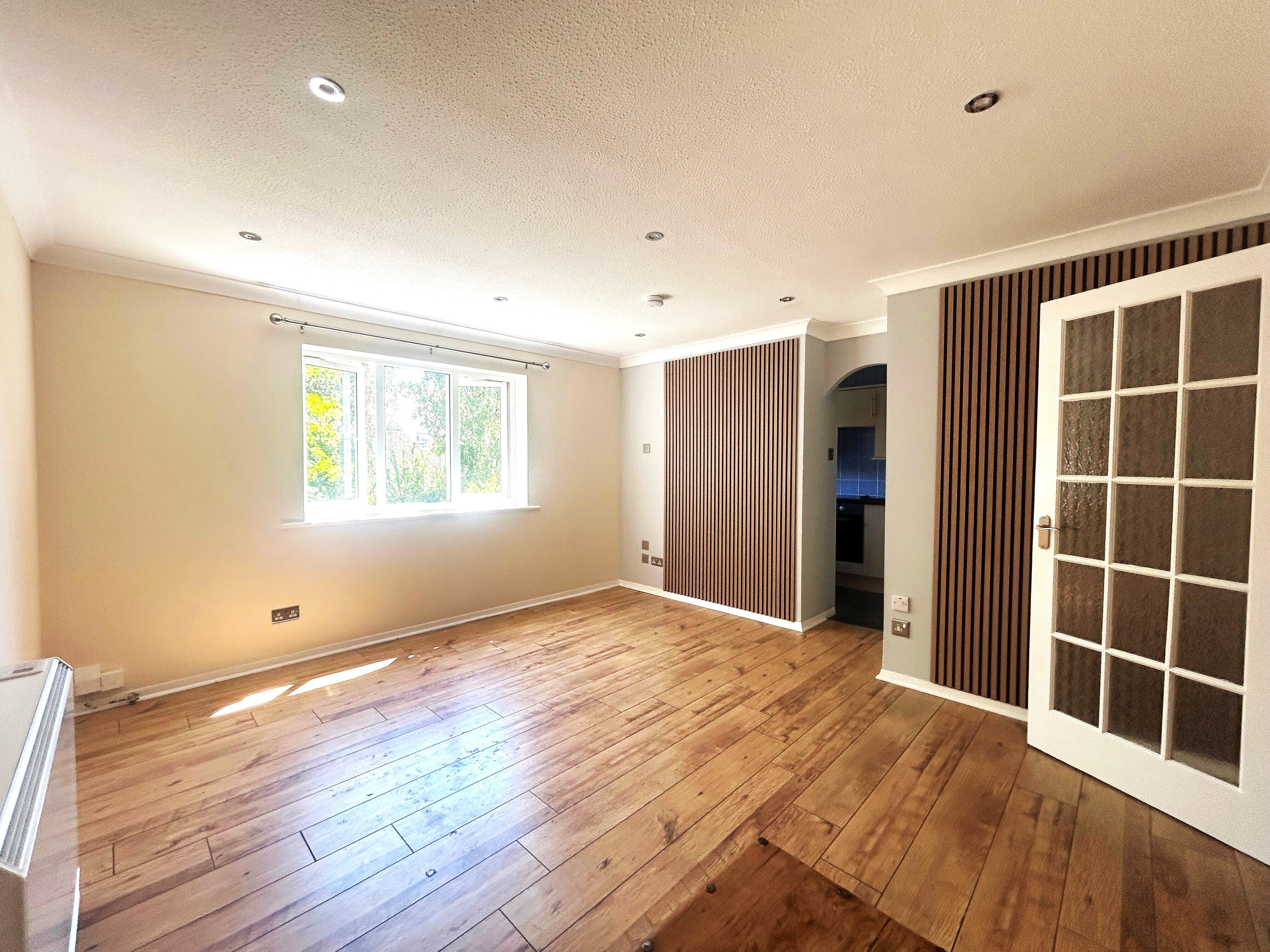 Flat Haysman Close in North Hertfordshire