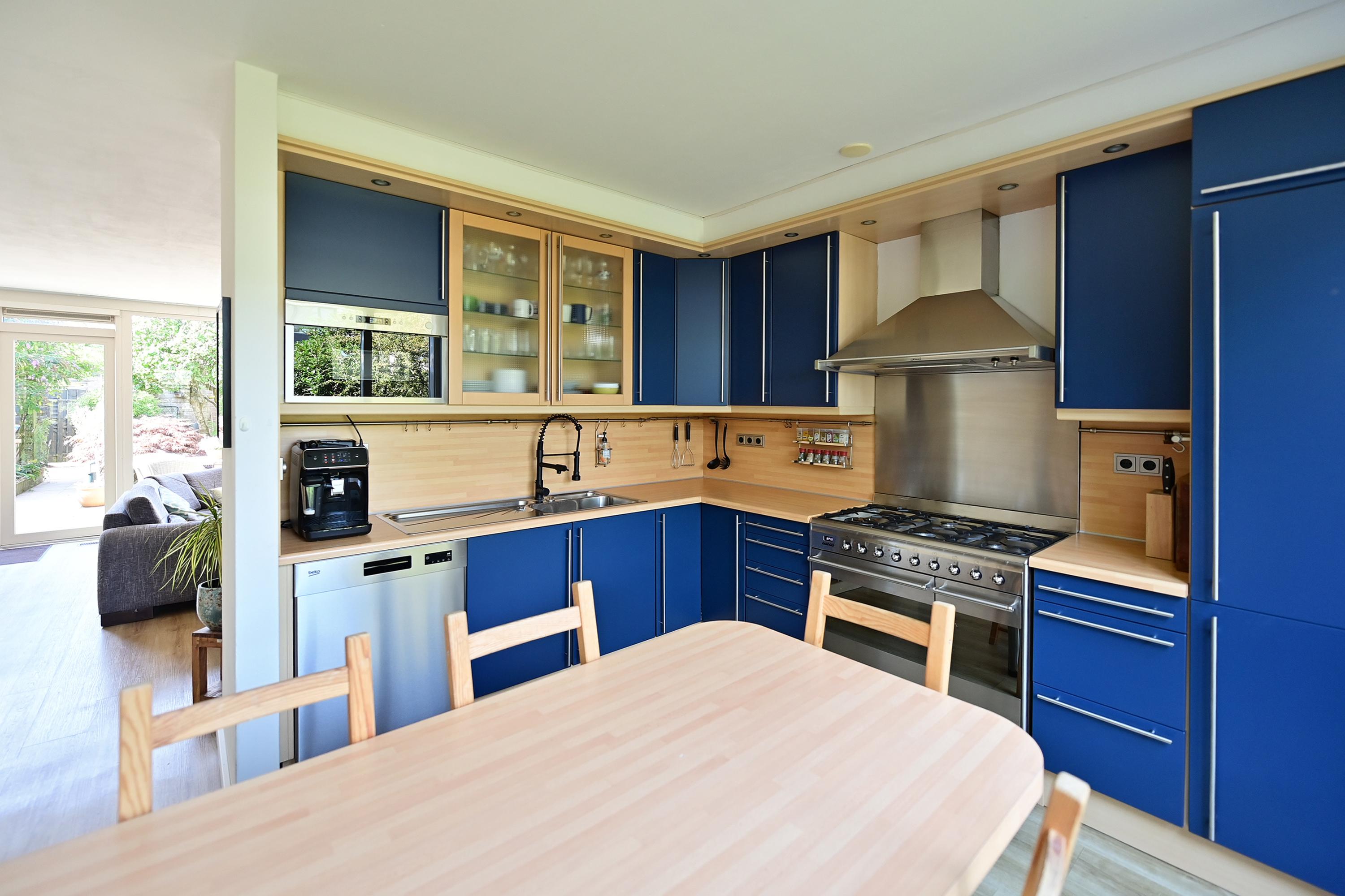 Tussenwoning te koop: Want 6, Huizen