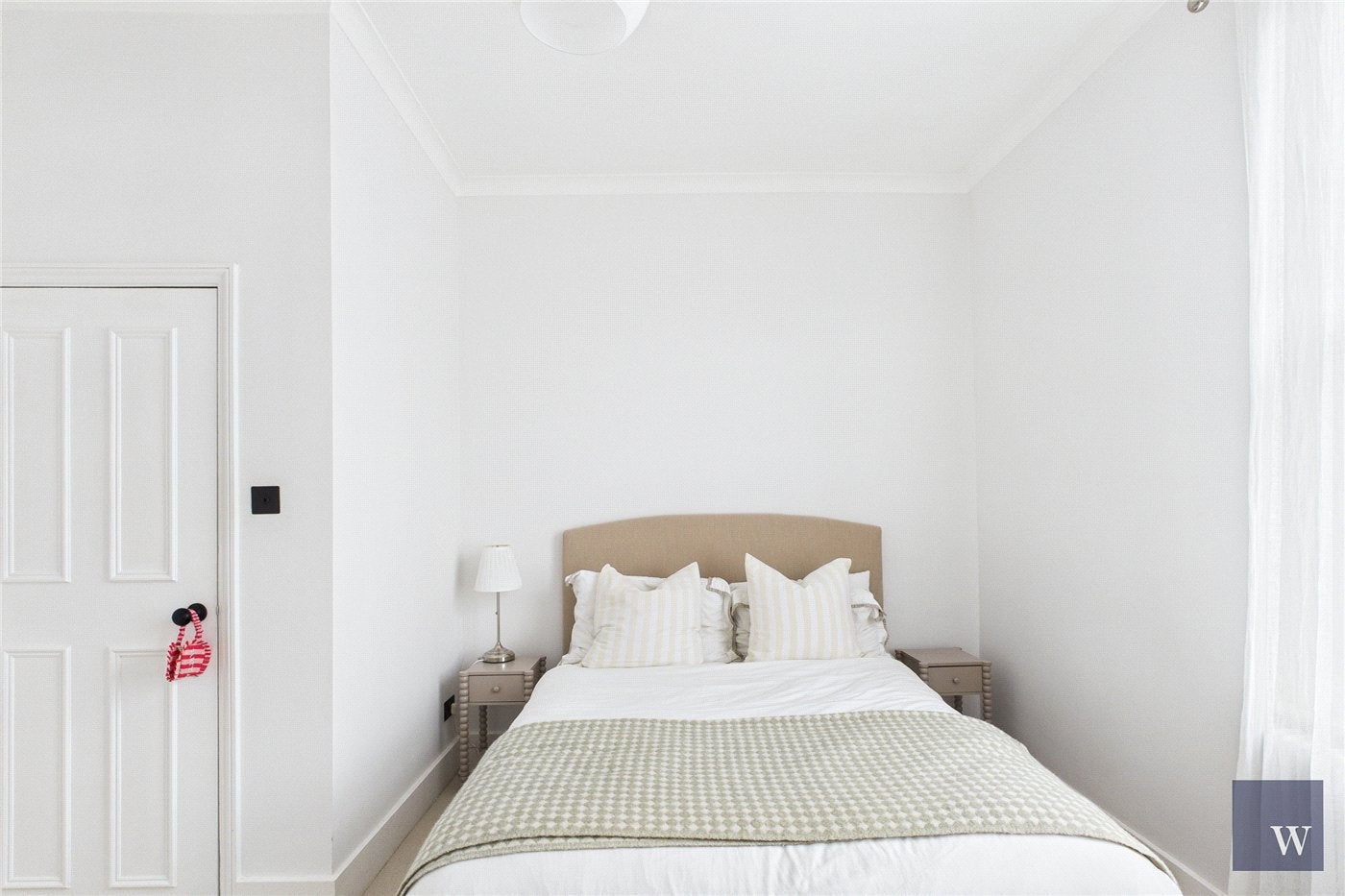 Flat Norwood Road in Greater London