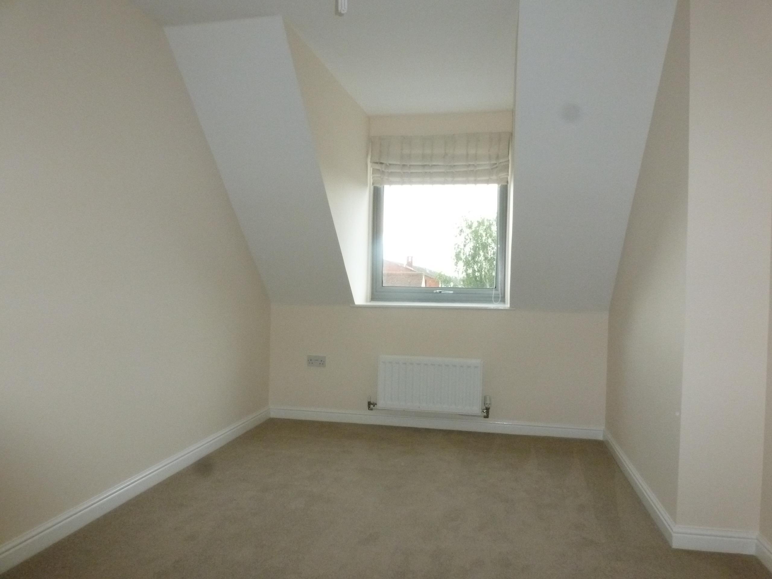 Flat Whippendell Road in Watford