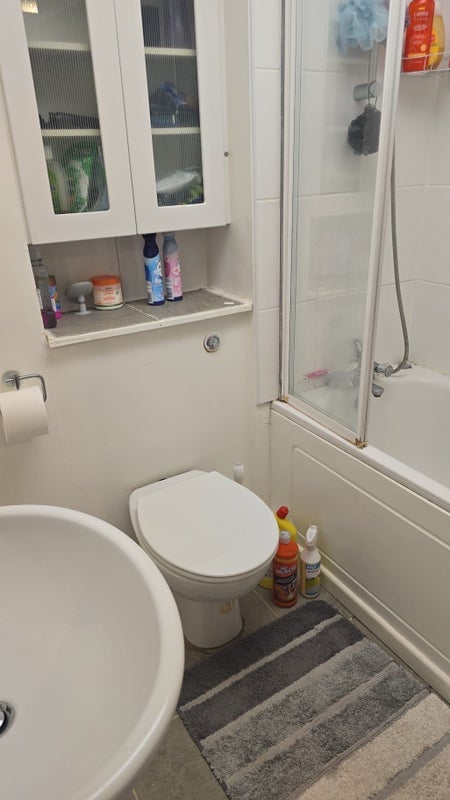 Room Bedford Road in Greater London