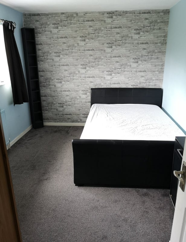 Room Spring Plat in Crawley