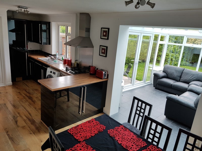Room Spring Plat in Crawley
