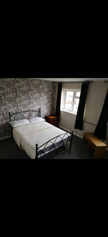 Room Spring Plat in Crawley