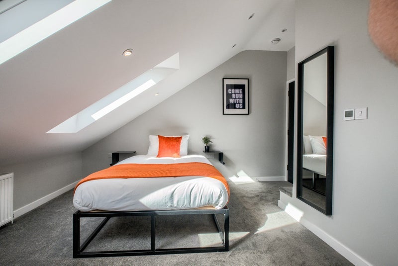 Room Broomfield Road in Coventry