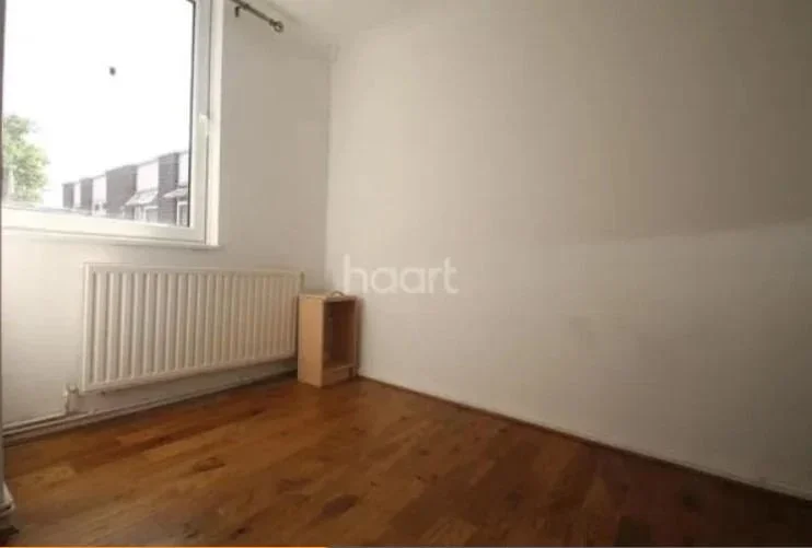 Flat Royal Street in Greater London