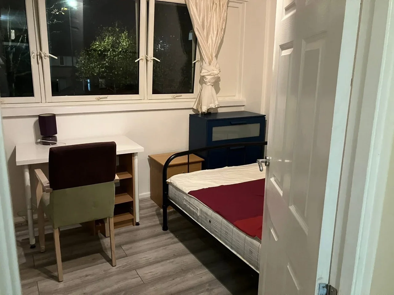 Room Rolls Road in Greater London