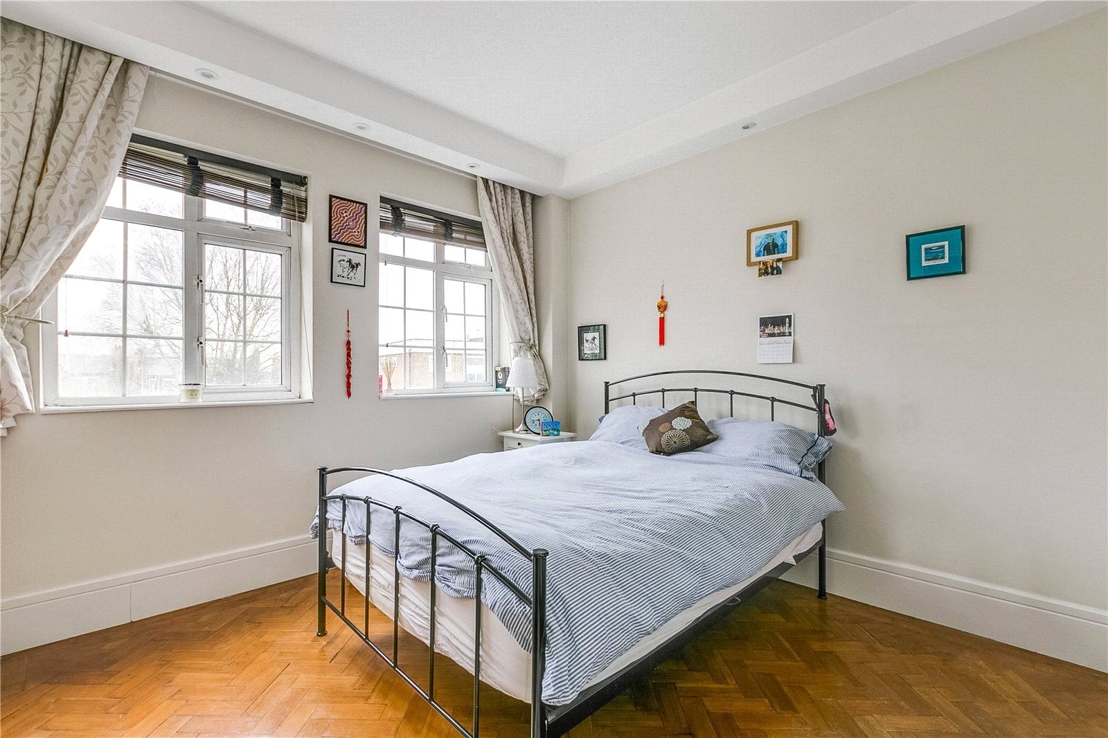 Flat Macaulay Road in Greater London