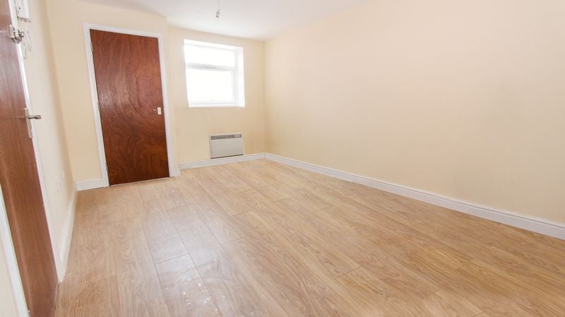 Flat Cricklewood Lane in Greater London