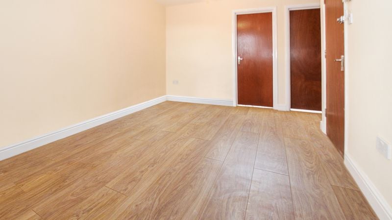 Flat Cricklewood Lane in Greater London